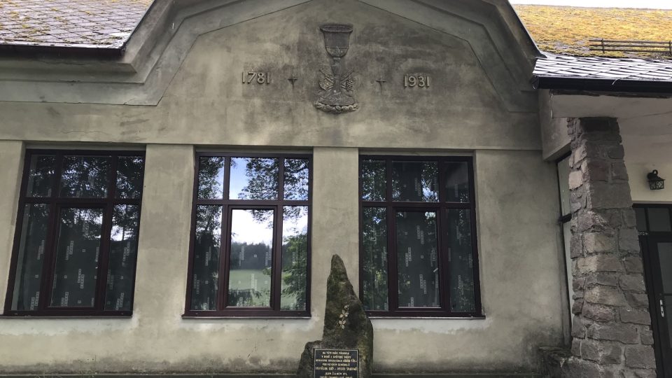 Evangelické faře v obci Telecí se za války říkalo Partyzánský hotel.jpg