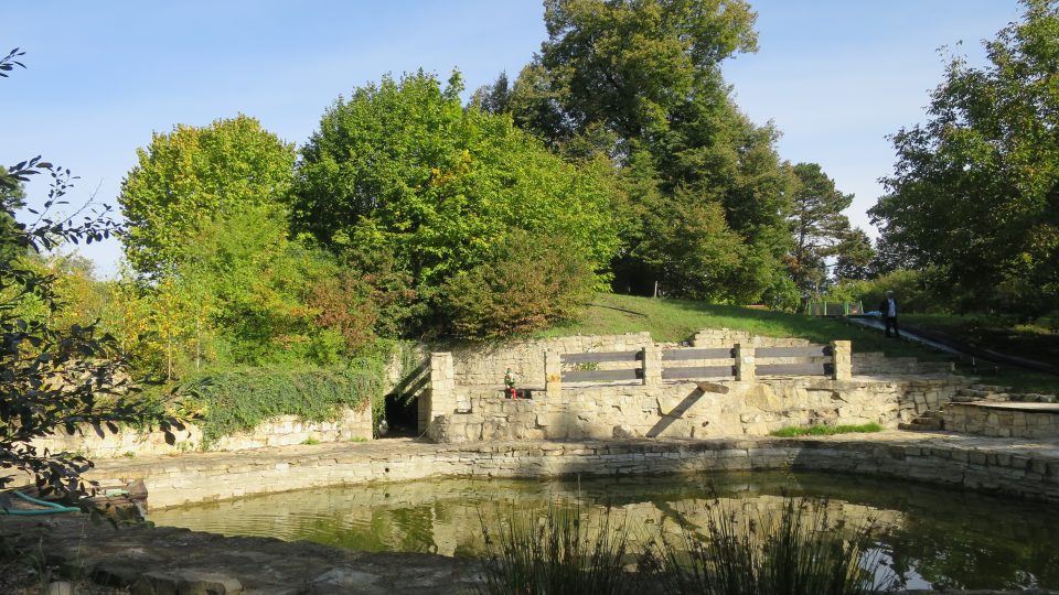 V blízkosti svého domu nechal Václav Klofáč vybudovat rybník