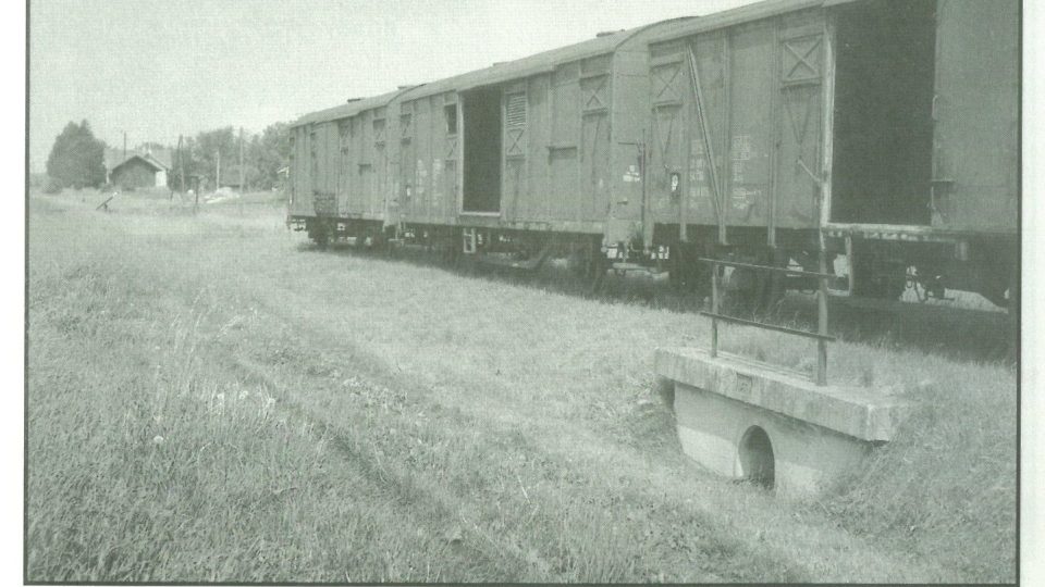 Správkové vozy mezi Chrastí a Rosicemi | foto: Městské muzeum Chrast Správkové vozy mezi Chrastí a Rosicemi