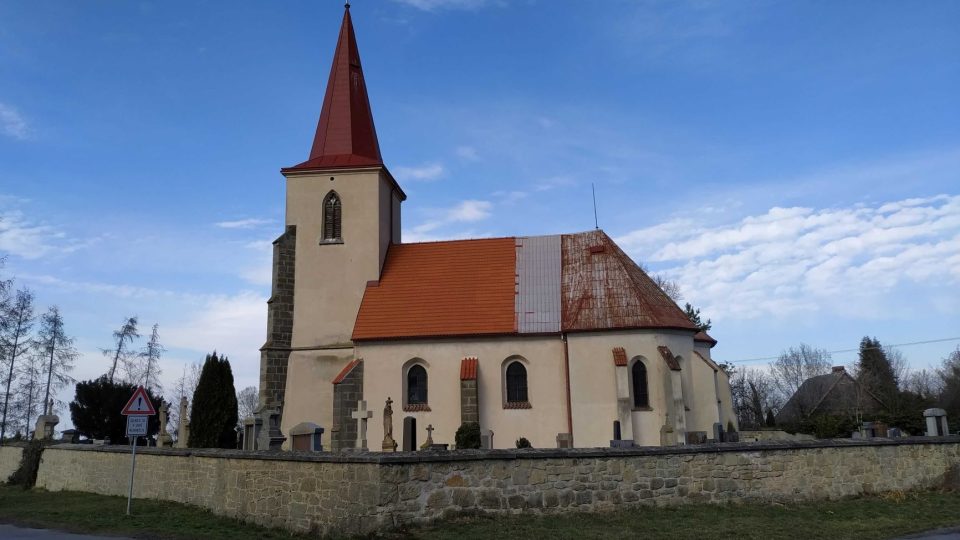 Kostel sv. Jiří na Třech Bubnech