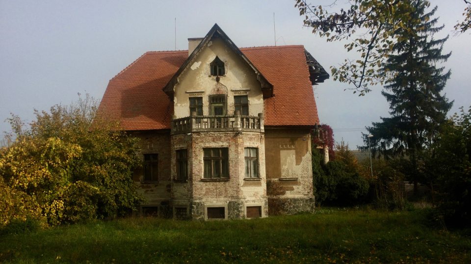 Vila Františka Udržala je bohužel v soukromých rukách a pomalu chátrá