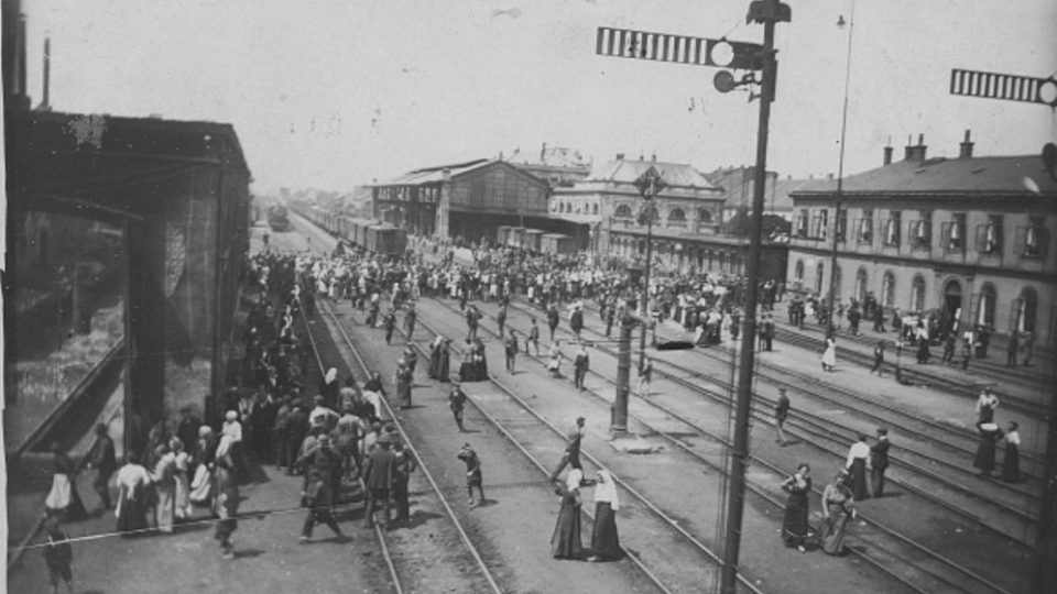Rabování železničních vagónů na starém nádraží v Pardubicích