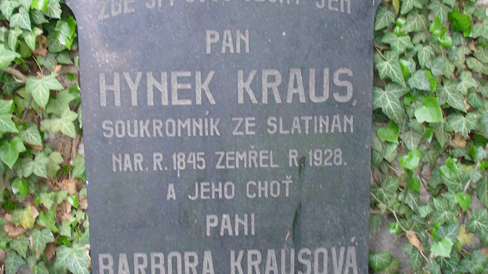 Pomník na židovském hřbitově v Chrudimi Hynka a Barbory Krausových