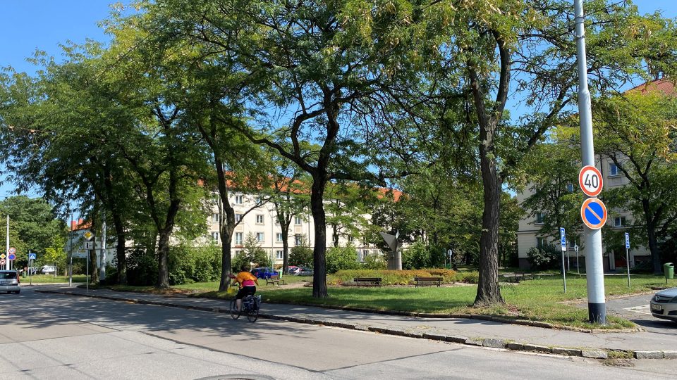 Parčík na náměstí Dukelských hrdinů v Pardubicích