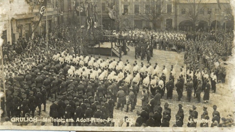 Slavnostní přísaha nacistických složek v Králíkách v roce 1939