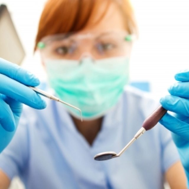 Zubařů je málo,  mladých obzvlášť | foto: Free Digital Photos