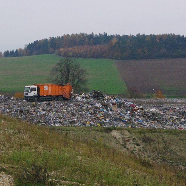 Skládka komunálního odpadu  (ilustrační foto) | foto: Miroslav Kobza,  Český rozhlas