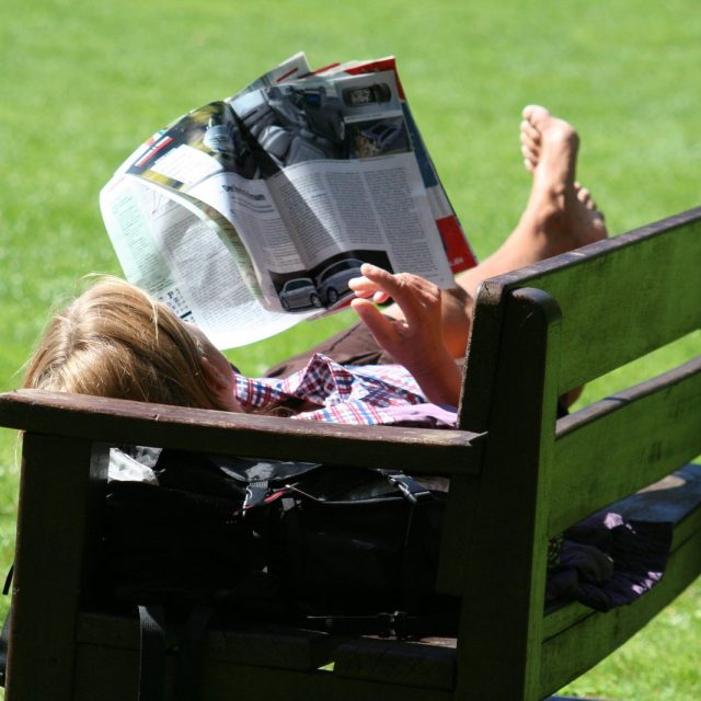 Čtenář časopisu  (ilustrační foto) | foto: Fotobanka  Stock Exchange