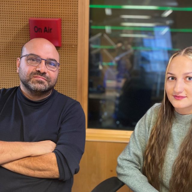 Organizátor Tomáš Reisinger a cestovatelka Tereza Mošnerová | foto: Eva Horáková,  Český rozhlas