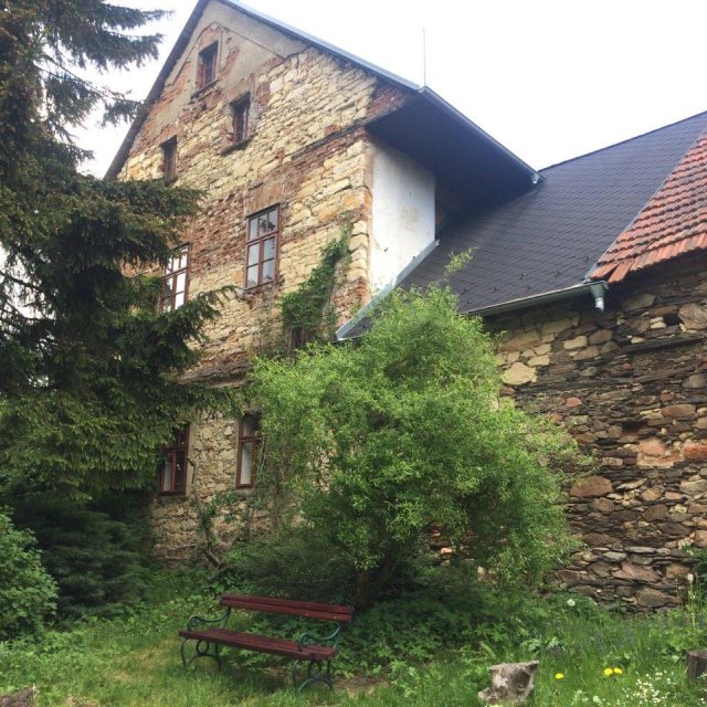 Tak vypadá Librův grunt z druhé strany,  od zahrady | foto: Šárka Rusnáková,  Český rozhlas