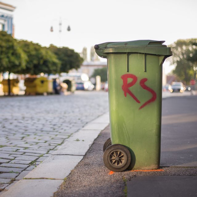 Popelnice  (ilustrační foto) | foto: Jan Ptáček,  Český rozhlas