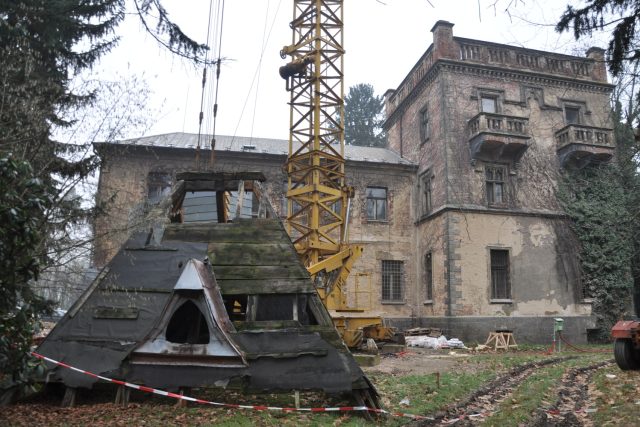 Larischova vila se připravuje na opravu  | foto: Tomáš Vlach