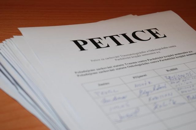 Petice  (ilustrační foto) | foto: Honza Ptáček,  Český rozhlas