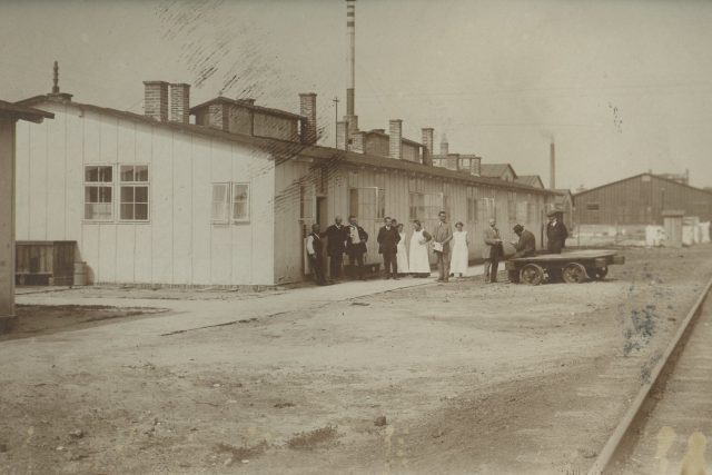 Lékařský barák v pardubické Karanténě v roce 1915 | foto: archiv Vladimíra Svídy
