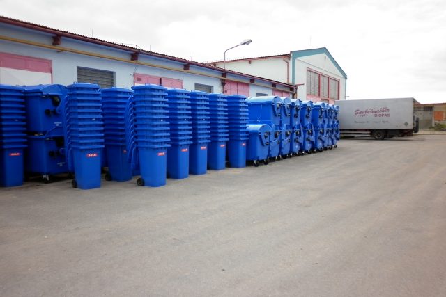 Nové kontejnery na tříděný odpad  (ilustrační foto) | foto: Pavel Sedláček