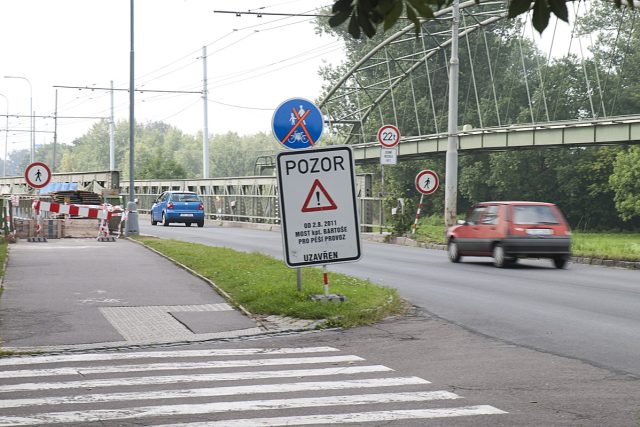 Uzavřený most Kapitána Bartoše | foto: Honza Ptáček,  Český rozhlas