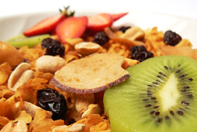 Snídaně i svačiny je vždy dobré doplnit kouskem ovoce nebo zeleniny | foto: Fotobanka stock.xchng
