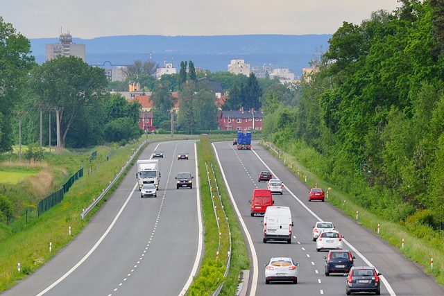 Silnice z Pardubic do Hradce Králové | foto: Honza Ptáček,  Český rozhlas