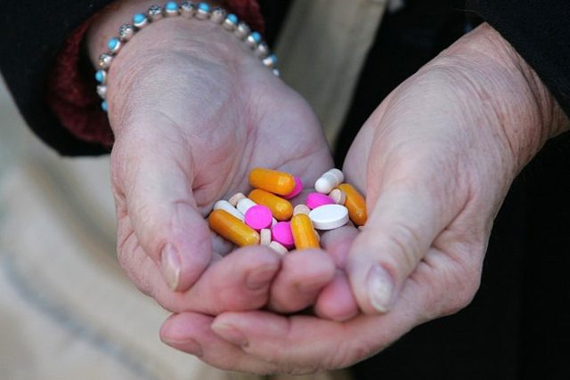 Pětina lidí vyhazuje léky do odpadu  (ilustrační foto) | foto: Filip Jandourek