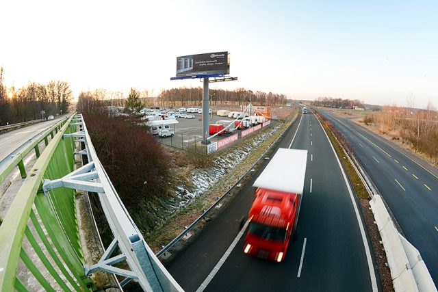 Kamion na silnici  (ilustrační foto) | foto: Honza Ptáček,  Český rozhlas