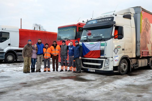 Český konvoj míří na Ukrajinu | foto: Ivo Dokoupil