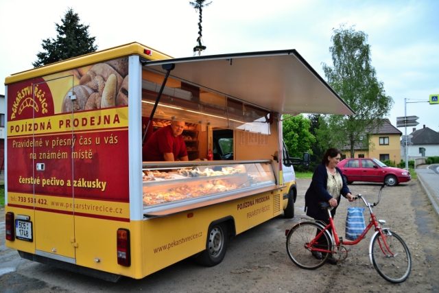 Pojízdná prodejna pekařství | foto: Dáša Kubíková,  Český rozhlas