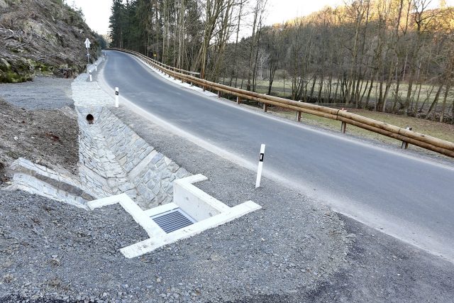 Nejzdařilejší stavba vítěz III. kategorie - obnova silnice II/357 Nové Hrady | foto:  EURO P.R.