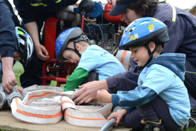 S motáním hadic děti začínají už v hasičské přípravce | foto:  denik.cz,  Pavla Janoušková