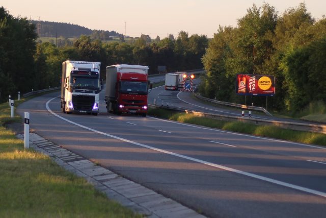 Předjíždění kamionů  (ilustrační foto) | foto: Milan Kopecký,  Český rozhlas,  Český rozhlas