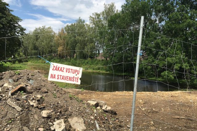 Zarostlý rybník u nádraží teď Slatiňany obnovují | foto: Josef Kopecký,  Český rozhlas