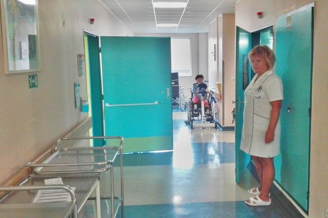 Zdravotní sestra v nemocnici  (ilustrační foto) | foto: Eva Malá,  Český rozhlas