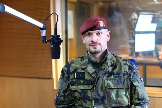 Zástupce velitele 43. výsadkového praporu Chrudim Ivo Zelinka | foto: Honza Ptáček,  Český rozhlas