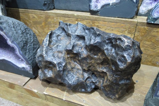Témeř sedmdesátikilogramový meteorit pochází z Argentiny | foto: Tereza Brázdová,  Český rozhlas
