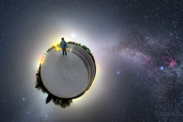 Nebe nad sečskou přehradou na panoramatické fotce ve stylu malé planety | foto: Petr Horálek