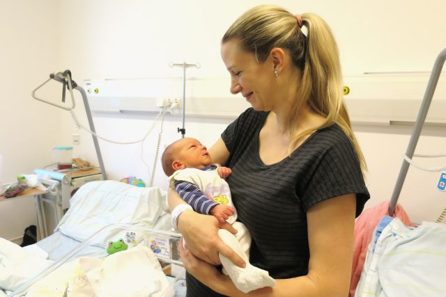 První miminko roku 2017 se v pardubické nemocnici narodilo 1. ledna ve 2:29 ráno | foto: Tereza Brázdová,  Český rozhlas