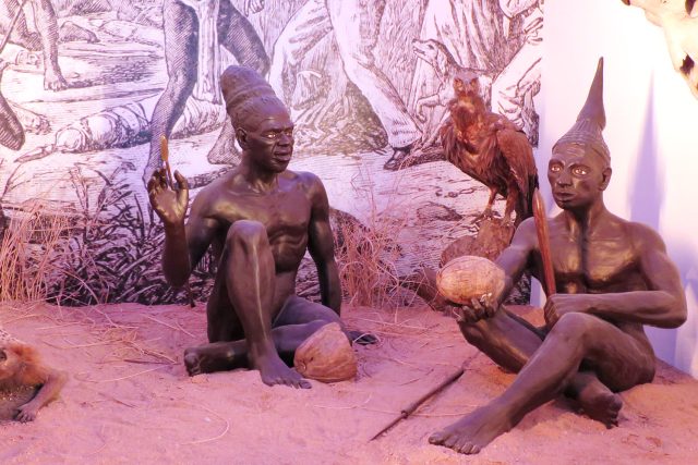 Figuríny příslušníků afrického kmene Mašukulumbů,  se kterým se Dr. Emil Holub střetl u africké Galulongy | foto: Tereza Brázdová,  Český rozhlas