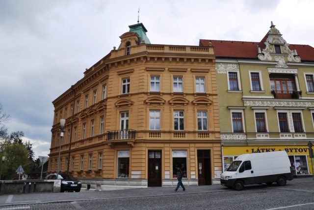 Adlerův dům v centru Chrudimi dostane v září 5 Stolpersteinů | foto: Šárka Kuchtová,  Český rozhlas