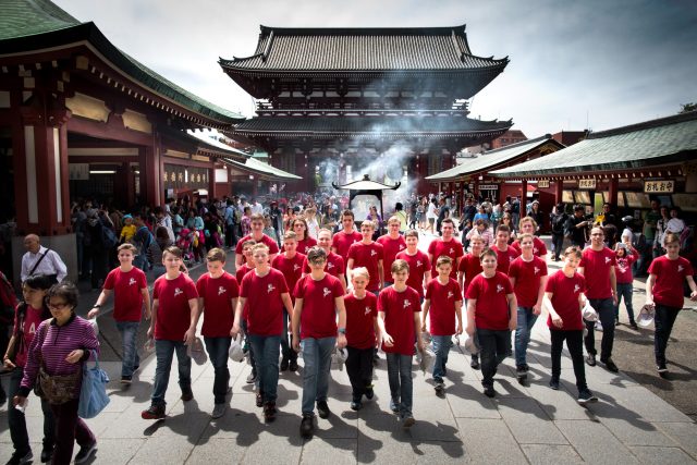 Pěvecký sbor Bonifantes na turné v Japonsku | foto: Tomáš Kubelka
