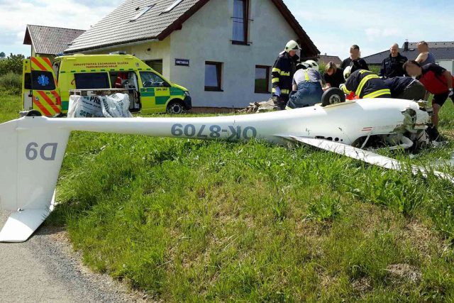 Nehoda ultralehkého letadla na Svitavsku | foto:  HZS Pardubického kraje