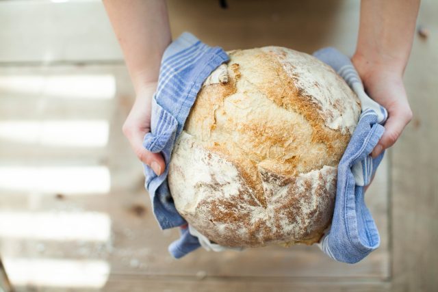 Lidé doma víc pečou,  největší zájem je o směsi na chléb  (ilustrační foto) | foto: Fotobanka Pixabay