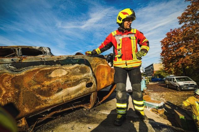 Profesionální hasič Štěpán Heger při práci | foto: Štěpán Heger