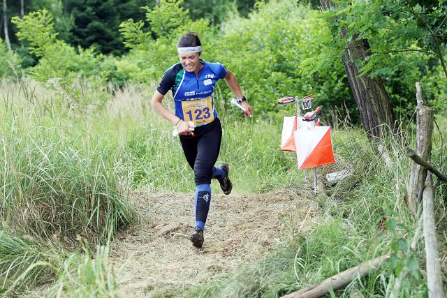 Orientační běžkyně na závodech ve Zdechovicích | foto: Radek Kalhous,  MAFRA / Profimedia