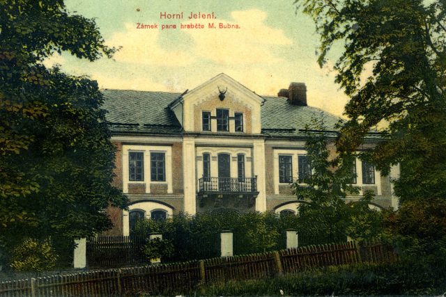 Tak krásný býval kdysi zámek v Horním Jelení,  kteří tam postavěli knížata z Bubnu v roce 1866 | foto: archiv Horního Jelení