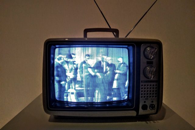 Televize | foto: Bruna Araujo,  Fotobanka Unsplash,  Licence Unsplash