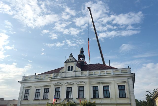Radnice v Cholticích bude mít novou věžičku | foto: Ondřej Wolf,  Český rozhlas