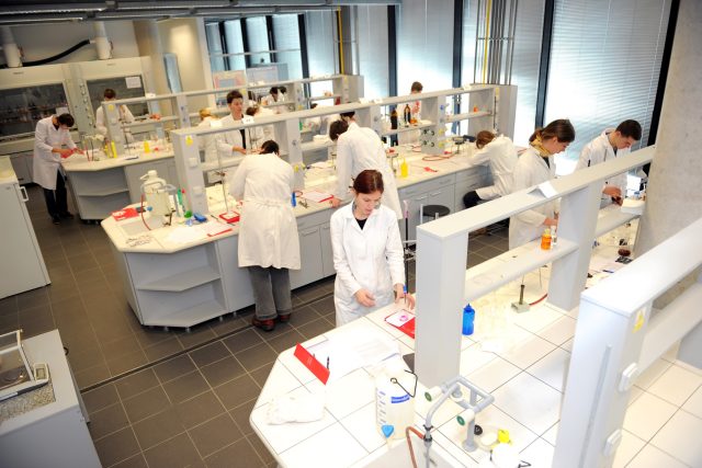 Laboratoř Fakulty chemicko - technologické | foto: Univerzita Pardubice