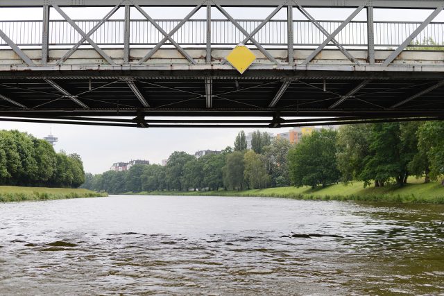 Most kapitána Bartoše a peší lávka přes Labe v Pardubicích | foto: Honza Ptáček,  Český rozhlas