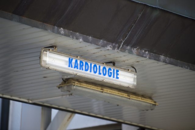 Nápis na kardiologickém oddělení Pardubické nemocnice | foto: Josef Vostárek,  ČTK