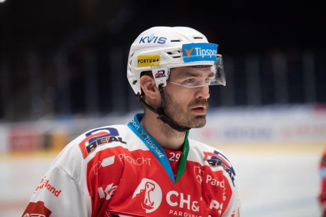 Pardubický hokejový obránce Jan Kolář | foto: Ladislav Adámek,  HC Dynamo Pardubice