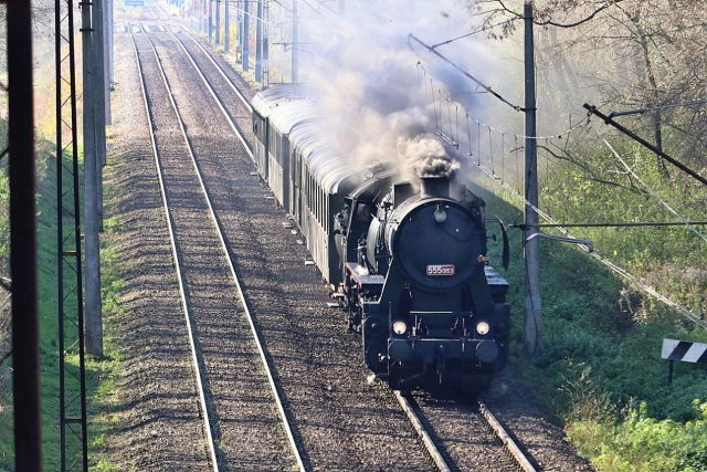 Parní vlak projíždí na Orlickoústecku | foto: Pardubický kraj